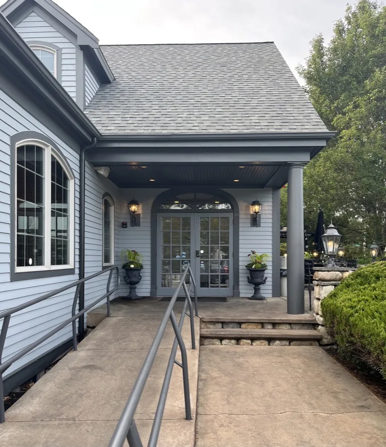 Front entrance of Amari Bar and Ristorante